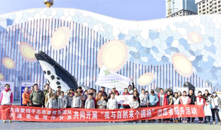 趣公益|圣亚&爱招手志愿者，陪自闭症家庭游海洋